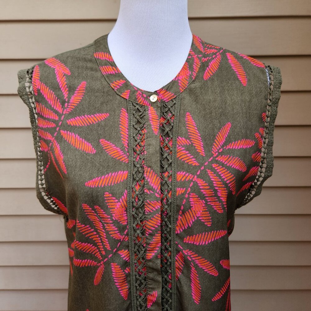 a new day Green Button-Up Blouse Bright Pink Print Crochet Lace Trim - Picture 5 of 14